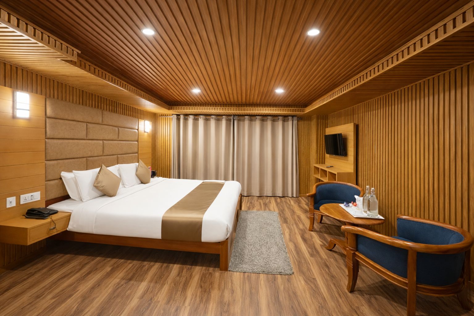 Super Deluxe with bathtub and Common view area